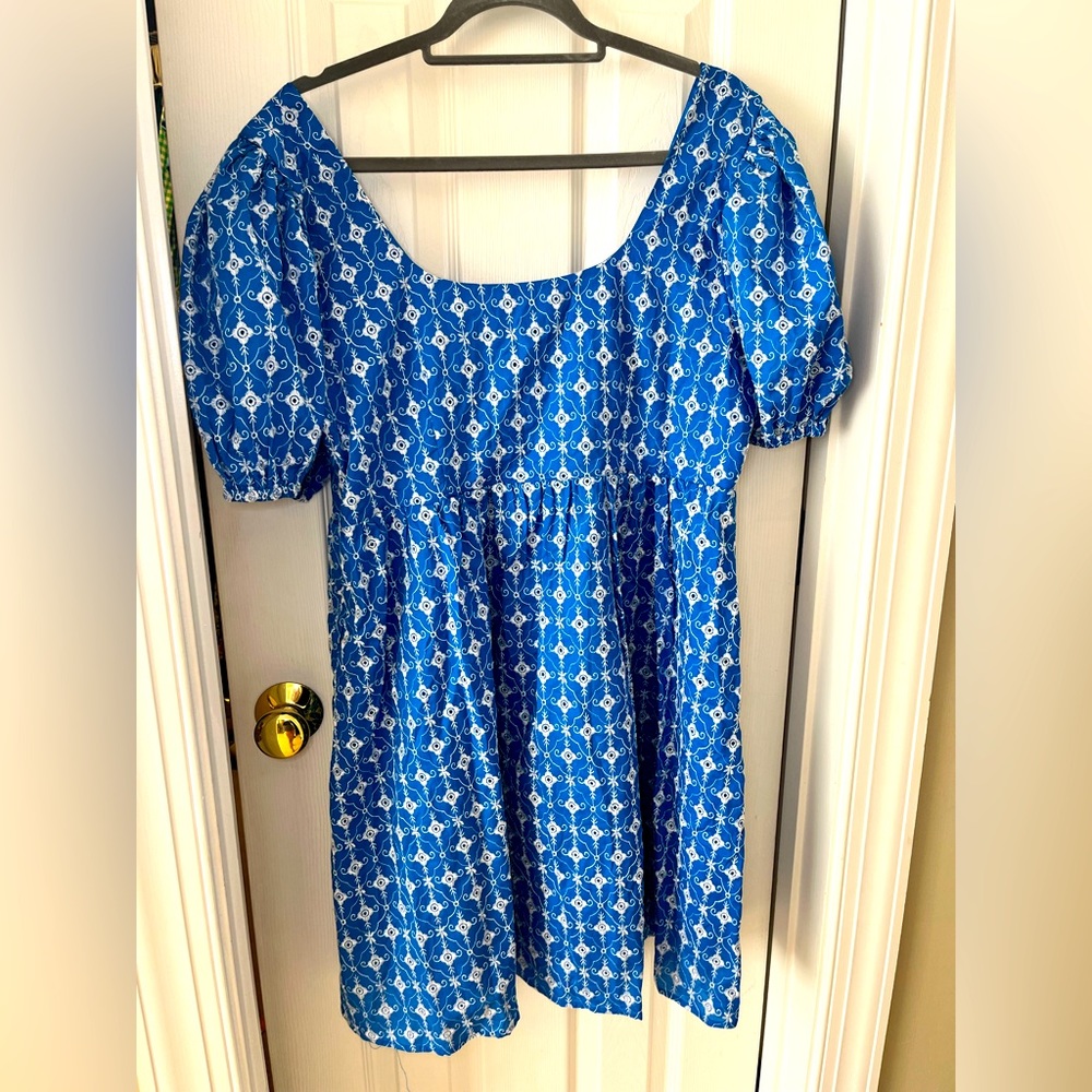 Adorable dress!